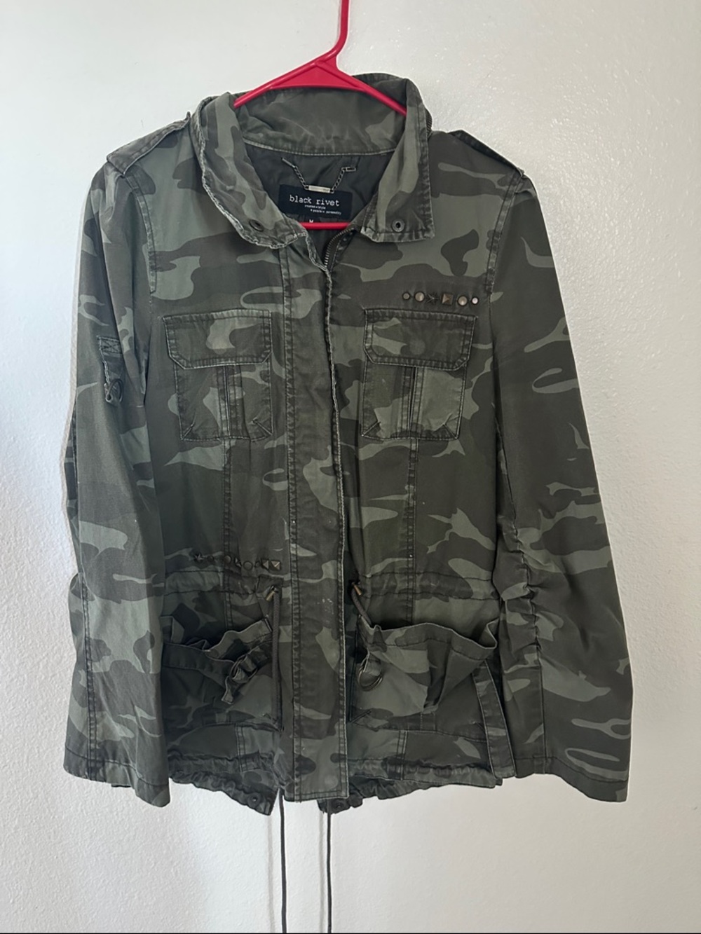 Black Rivet Olive Green Camo